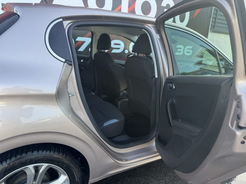 PEUGEOT 208 1.2 VTI 82 ACTIVE 2014