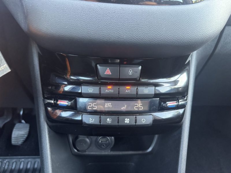 PEUGEOT 208 1.2 VTI 82 ACTIVE 2014