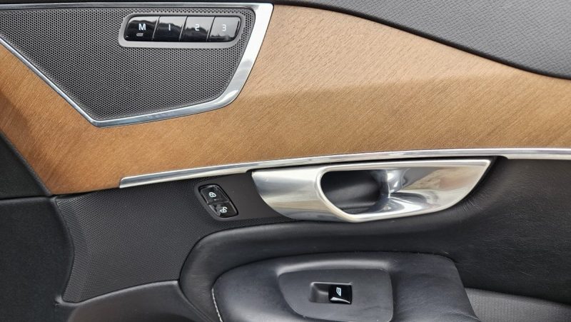 VOLVO XC90 2.0 D5 AWD 235CH INSCRIPTION CAMERA 7 PLACES