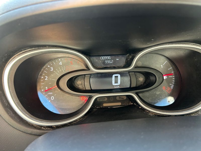RENAULT TRAFIC 3  L1H1 1000 2.0 DCI 120 CONFORT 09/2021 PRIX HT : 10825 € PRIX TTC : 12990 €