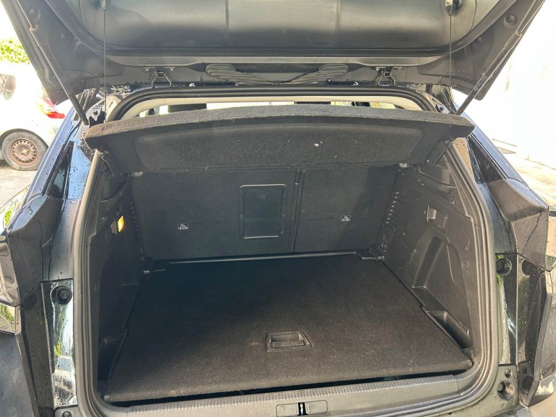 PEUGEOT 3008 II 1.5 BLUE HDI 130 ACTIVE 09/2021 PRIX HT : 11658 € PRIX TTC : 13990 €