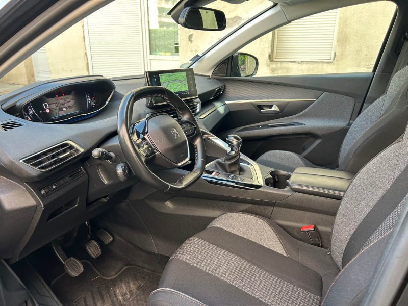 PEUGEOT 3008 II 1.5 BLUE HDI 130 ACTIVE 09/2021 PRIX HT : 11658 € PRIX TTC : 13990 €