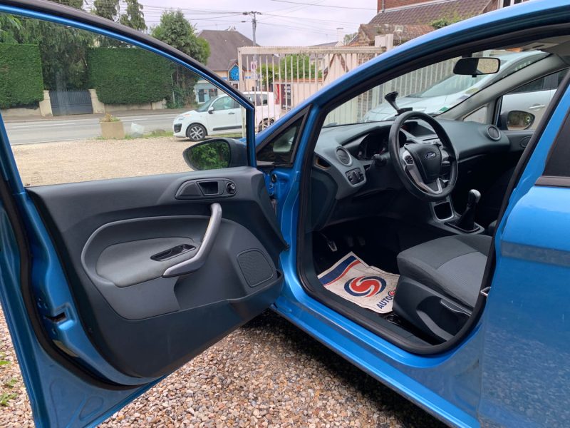 FORD FIESTA FO08627 2011