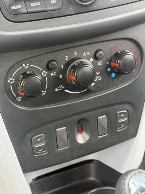 DACIA SANDERO 1.2 AMBIANCE 2014 - 49 909Kms -Premier Main - Parfait Etat - SUIVIT DACIA