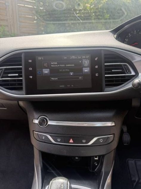 PEUGEOT 308 1.2 ETHP ACCESSS 2015 - 55 040Kms - VOLANT A DROITE - Premier Main - Suivit PEUGEOT