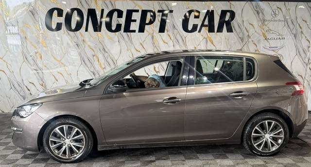 PEUGEOT 308 1.2 ETHP ACCESSS 2015 - 55 040Kms - VOLANT A DROITE - Premier Main - Suivit PEUGEOT
