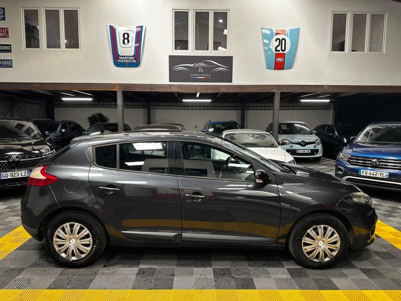 MAGNIFIQUE RENAULT MÉGANE 3 1.5 DCI EDC 110 CH  (SUIVI D’ENTRETIEN, DISTRIBUTION OK, CLIMATISATION)