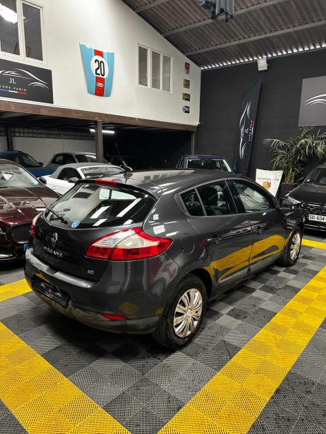 MAGNIFIQUE RENAULT MÉGANE 3 1.5 DCI EDC 110 CH  (SUIVI D’ENTRETIEN, DISTRIBUTION OK, CLIMATISATION)