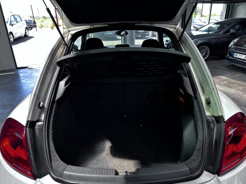 NEW BEETLE 2.0 TDI 140 SPORT DSG FENDER 2012