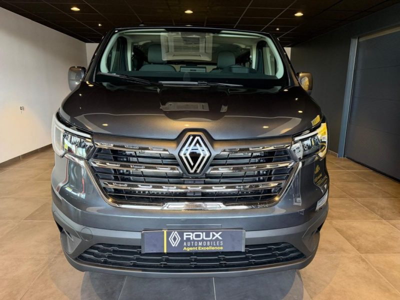 RENAULT TRAFIC L2H1 2.0 150 GRAND EVOLUTION BLUE DCI 8 PLACES / CLIM AV + AR / EASYLINK 8P / TVA  