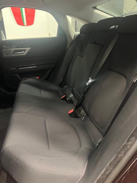 MAGNIFIQUE JAGUAR XF PURE 2.0D 163CH (CAMÉRA DE RECUL, BOITE MECA, RADAR AVANT/ARRIÈRE))⭐️⭐️⭐️⭐️⭐️