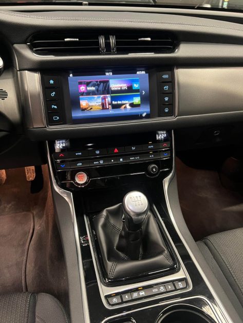MAGNIFIQUE JAGUAR XF PURE 2.0D 163CH (CAMÉRA DE RECUL, BOITE MECA, RADAR AVANT/ARRIÈRE))⭐️⭐️⭐️⭐️⭐️
