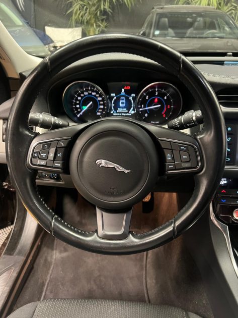 MAGNIFIQUE JAGUAR XF PURE 2.0D 163CH (CAMÉRA DE RECUL, BOITE MECA, RADAR AVANT/ARRIÈRE))⭐️⭐️⭐️⭐️⭐️