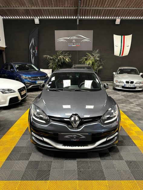 MAGNIFIQUE RENAULT MEGANE III RS TROPHY PHASE 3 275 CH(SUIVI D’ENTRETIEN, RECARO, AKRAPOVIC)