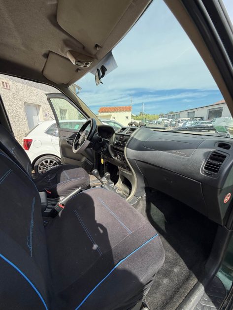 NISSAN TERRANO COURT 3 PORTES 2.7 125  