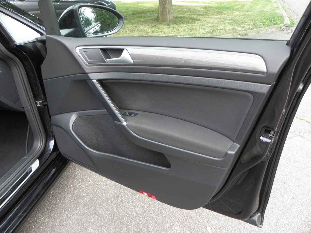 VOLKSWAGEN GOLF VII 1.0 TSI 116CH CONNECT 5 PORTES  / 6CV 2018