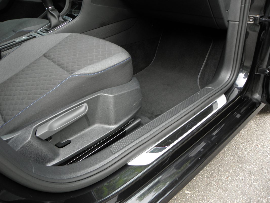 VOLKSWAGEN GOLF VII 1.0 TSI 116CH CONNECT 5 PORTES  / 6CV 2018