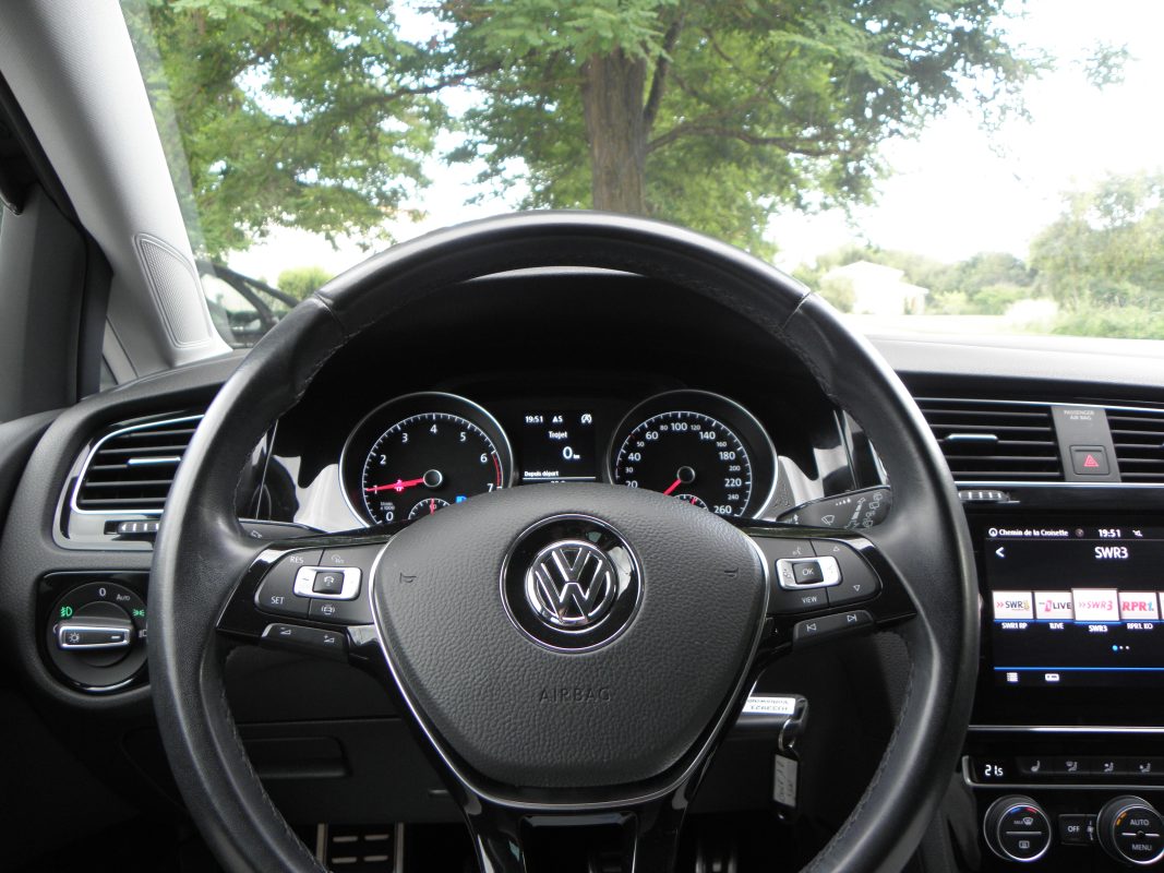 VOLKSWAGEN GOLF VII 1.0 TSI 116CH CONNECT 5 PORTES  / 6CV 2018