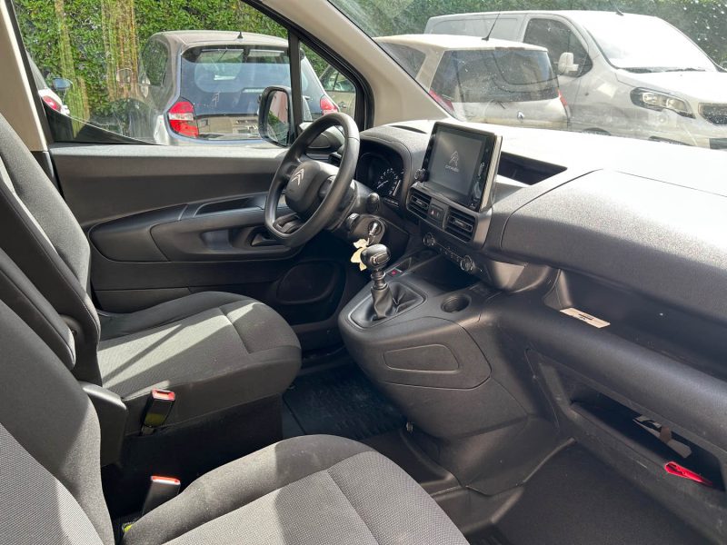 CITROEN BERLINGO M 650 1.2 110 CONTROL 12/2021 PRIX HT : 4990 € PRIX TTC : 5990