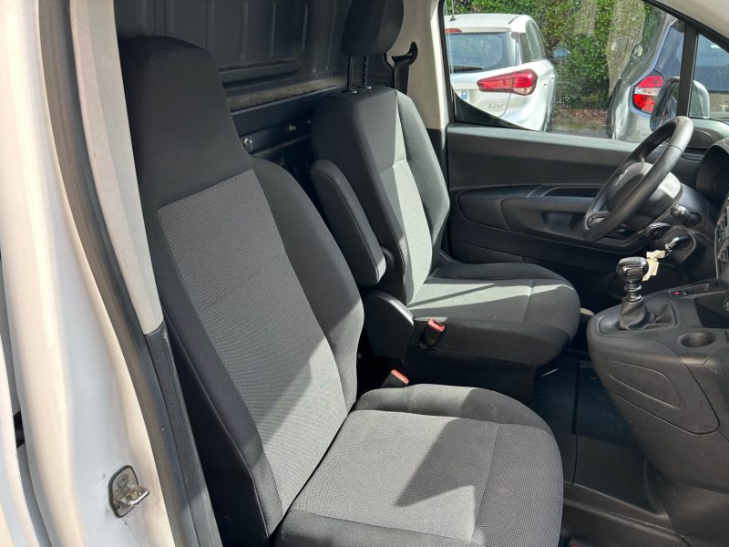 CITROEN BERLINGO M 650 1.2 110 CONTROL 12/2021 PRIX HT : 4990 € PRIX TTC : 5990
