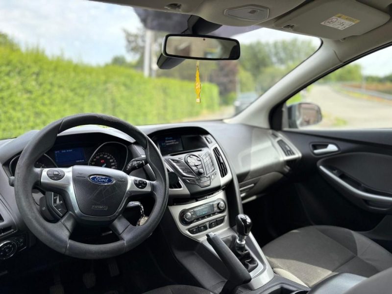 FORD FOCUS 1.6 TDCI TREND 95CH // Carnet d’entretien à jour // Historique disponible