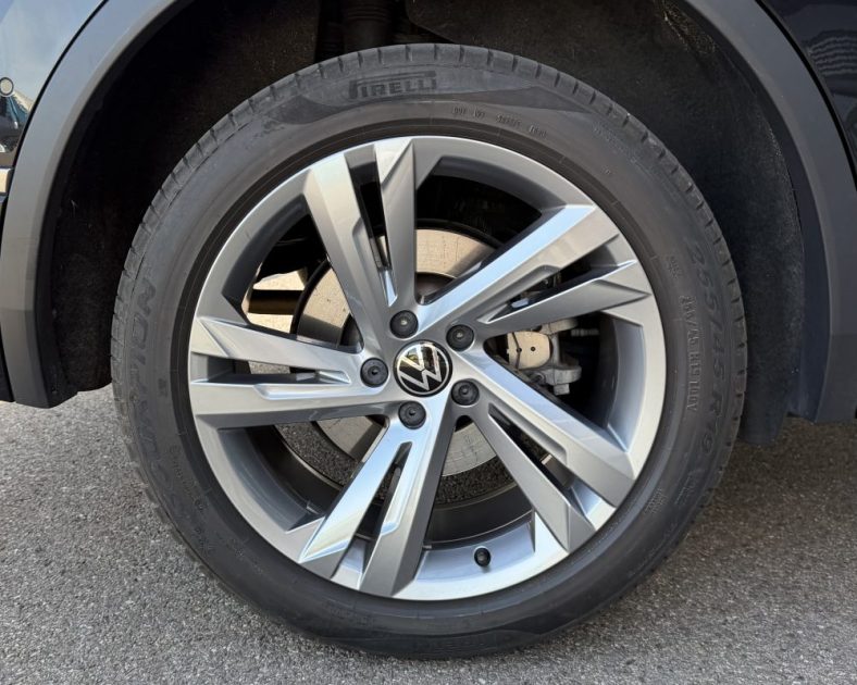 VOLKSWAGEN TIGUAN 245 ch R-LINE EDITITION -PHASE 2 - ENTRETIENT COMPLET - FULL OPTION