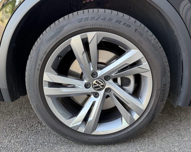 VOLKSWAGEN TIGUAN 245 ch R-LINE EDITITION -PHASE 2 - ENTRETIENT COMPLET - FULL OPTION