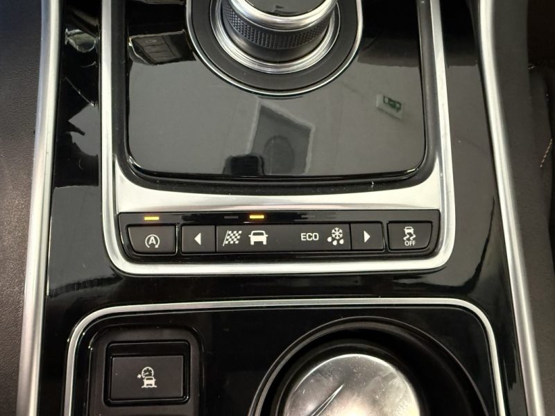 JAGUAR XE 2.0 D 180 ch Prestige BVA8