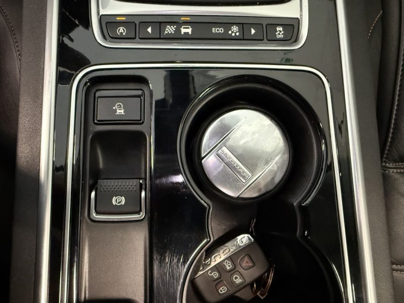 JAGUAR XE 2.0 D 180 ch Prestige BVA8