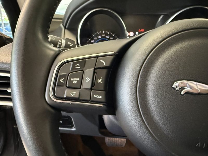 JAGUAR XE 2.0 D 180 ch Prestige BVA8