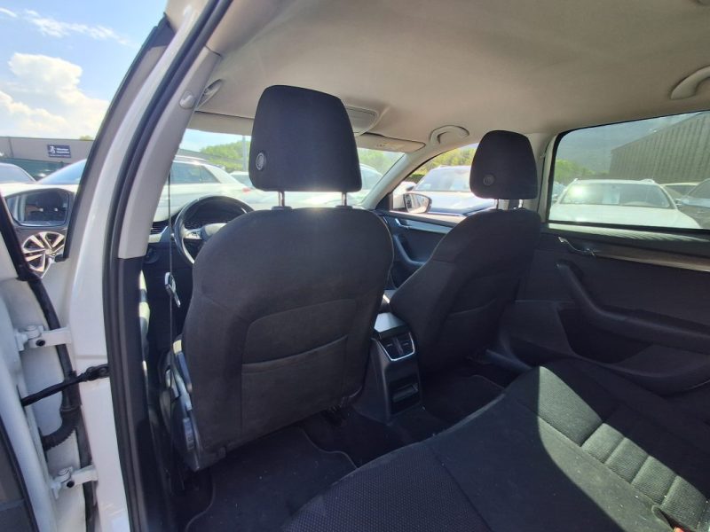 SKODA OCTAVIA COMBI SCOUT 2.0 TDI 184 CV DSG 4X4 BVA 