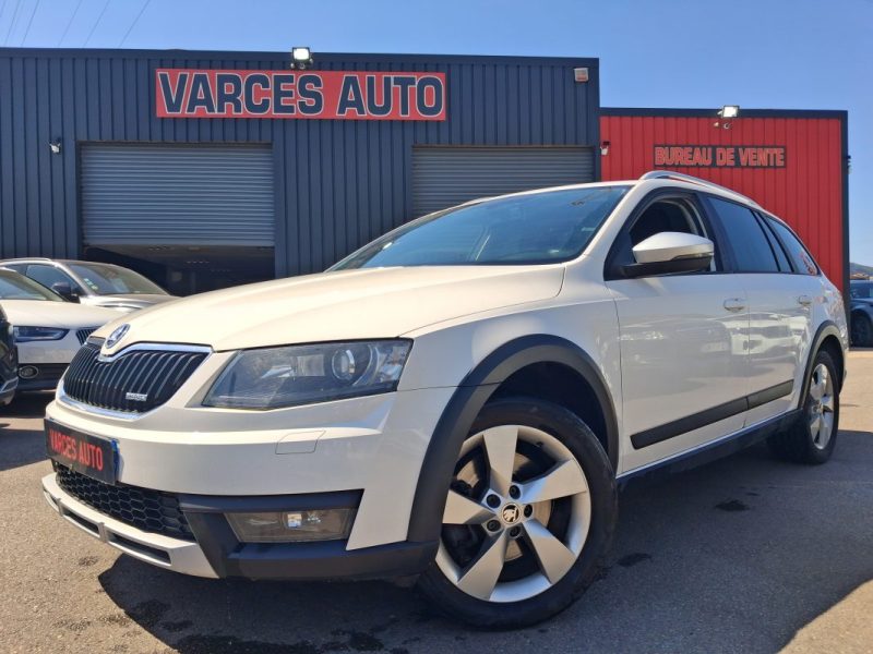 SKODA OCTAVIA COMBI SCOUT 2.0 TDI 184 CV DSG 4X4 BVA 