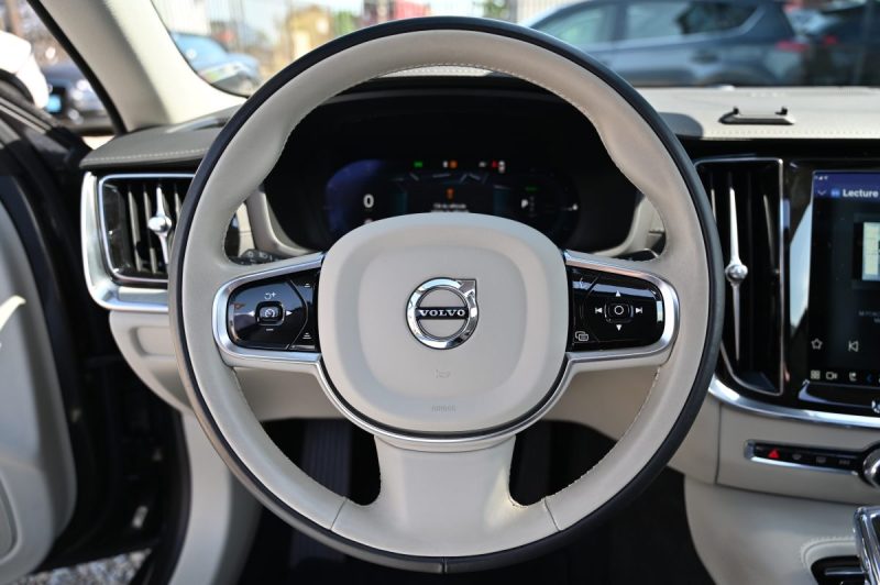 VOLVO S60 T6 AWD 253+145CH ULTIMATE STYLE CHROME PLUG-IN-HYBRID 04/2024 TVA RECUPERABLE