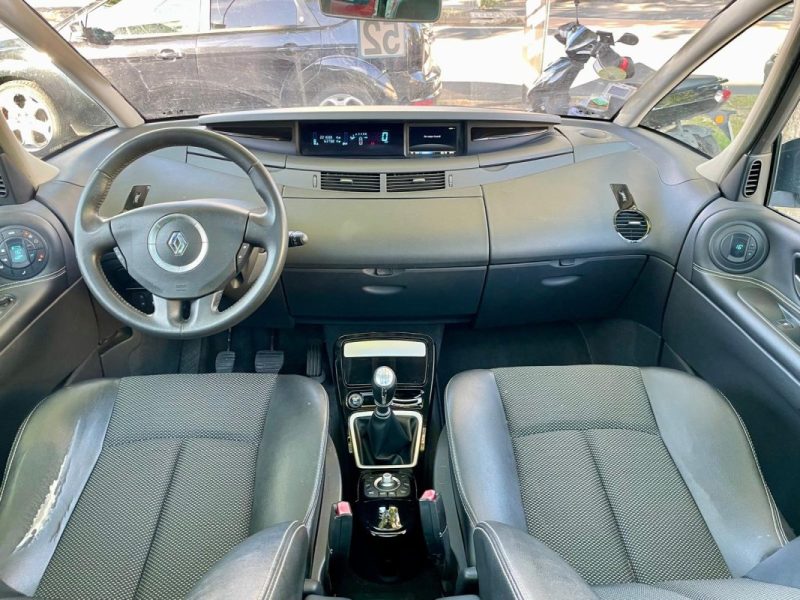 RENAULT GRAND ESPACE IV 2.0 dCi 130 25TH 7 Places