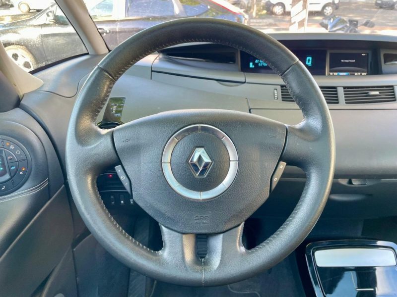 RENAULT GRAND ESPACE IV 2.0 dCi 130 25TH 7 Places
