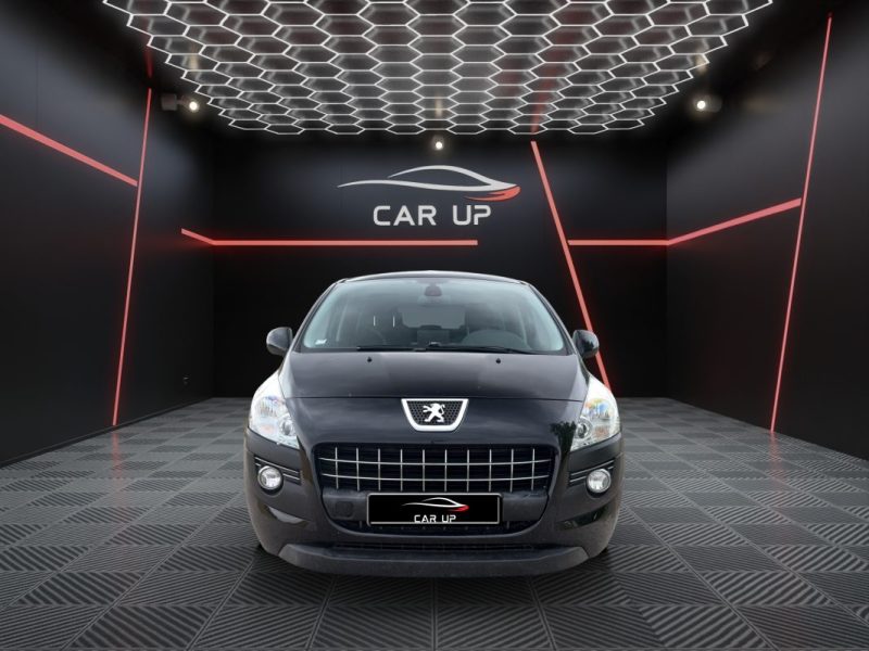 PEUGEOT 3008 1.6 HDI 110 cv Allure / Toit panoramique
