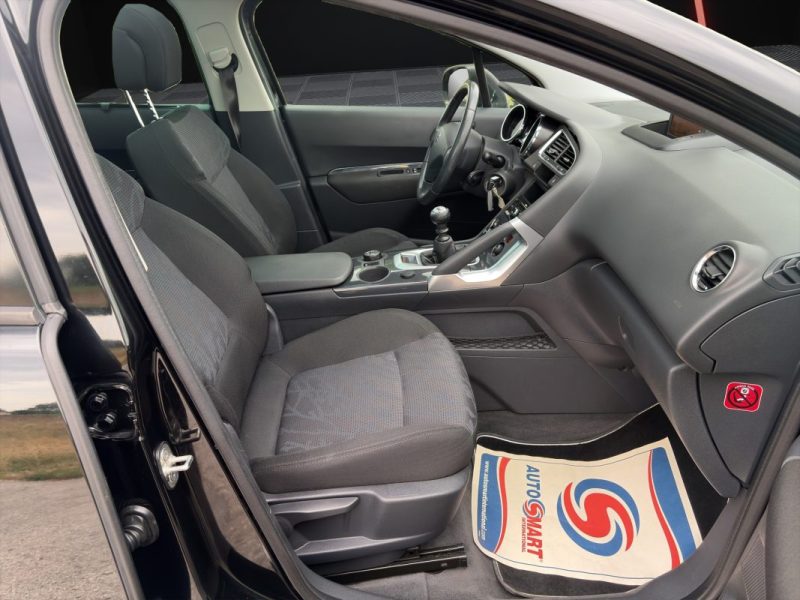PEUGEOT 3008 1.6 HDI 110 cv Allure / Toit panoramique