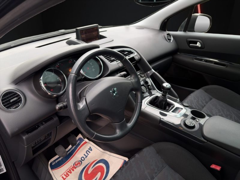PEUGEOT 3008 1.6 HDI 110 cv Allure / Toit panoramique