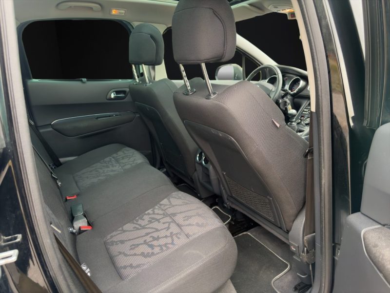 PEUGEOT 3008 1.6 HDI 110 cv Allure / Toit panoramique