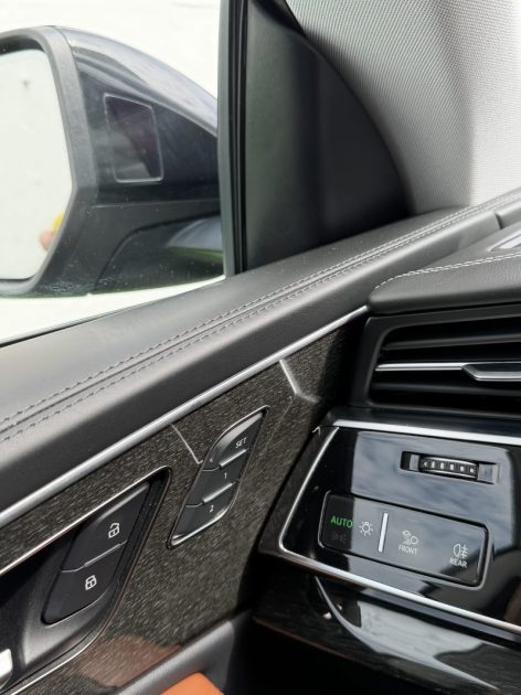 AUDI Q8 55 TFSI-E 381 QUATTRO AVUS ADVANCED TIPTRONIC   1 ERE MAIN  ORIGINE FRANCE GARANTIE 6 MOIS 