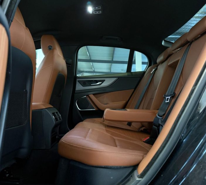 JAGUAR XE R-DYNAMIC 2.0 180CH R-Dynamic S AWD