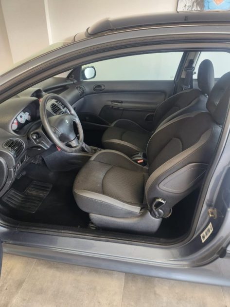 PEUGEOT 206  2005