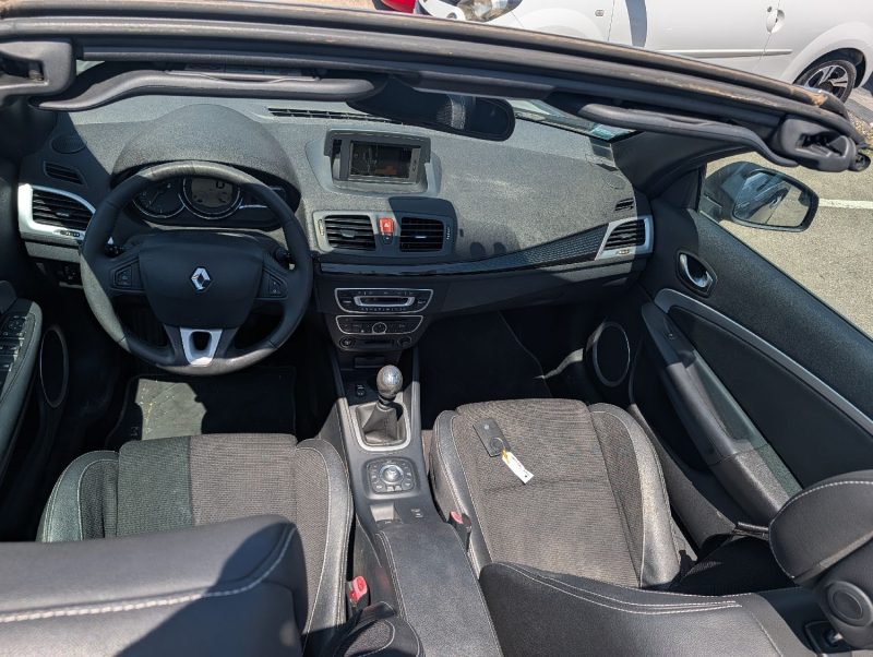 RENAULT MEGANEIII CC 1.9 DCI 130 DYNAMIQUE 2012