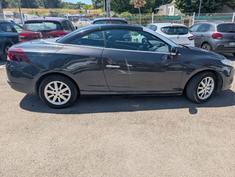 RENAULT MEGANEIII CC 1.9 DCI 130 DYNAMIQUE 2012
