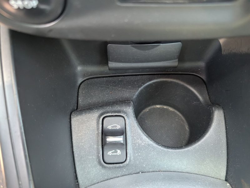 RENAULT MEGANEIII CC 1.9 DCI 130 DYNAMIQUE 2012