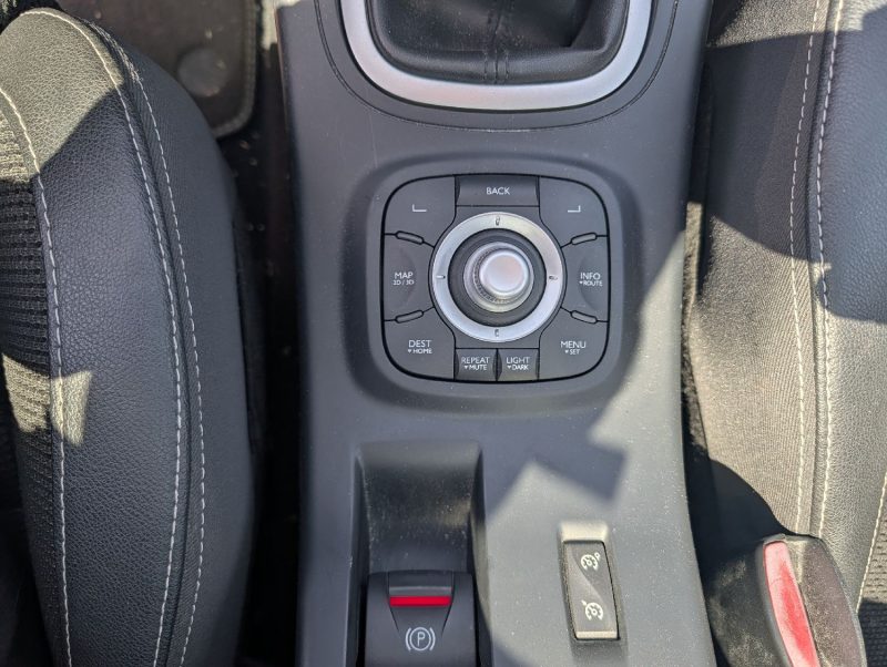 RENAULT MEGANEIII CC 1.9 DCI 130 DYNAMIQUE 2012