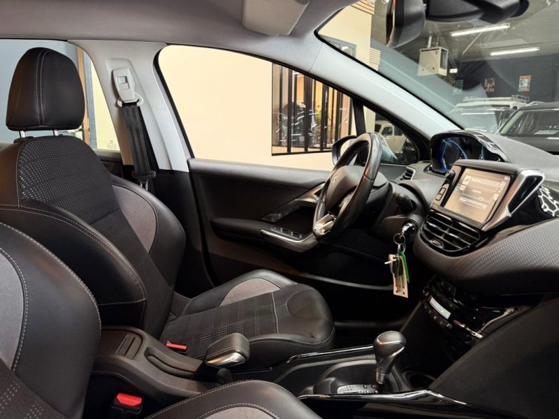 PEUGEOT 2008 1.2 110 EAT6 ALLURE 2016