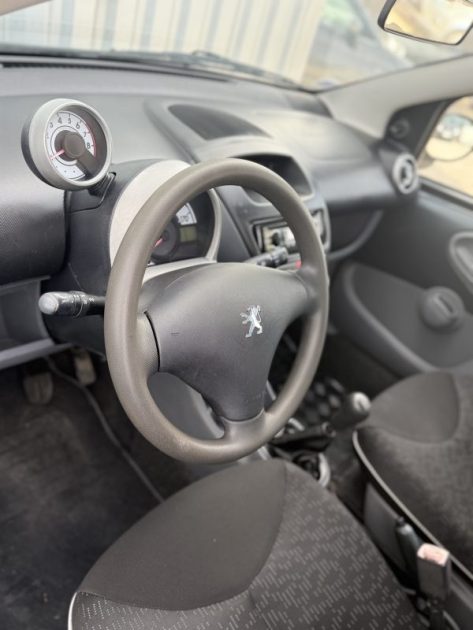 PEUGEOT 107 1.0 12V 68CV URBAN 2009  84 500KM