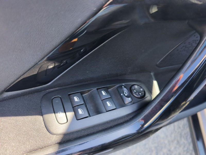 PEUGEOT 2008 1.2 PURE TECH 82 ACTIVE 2019