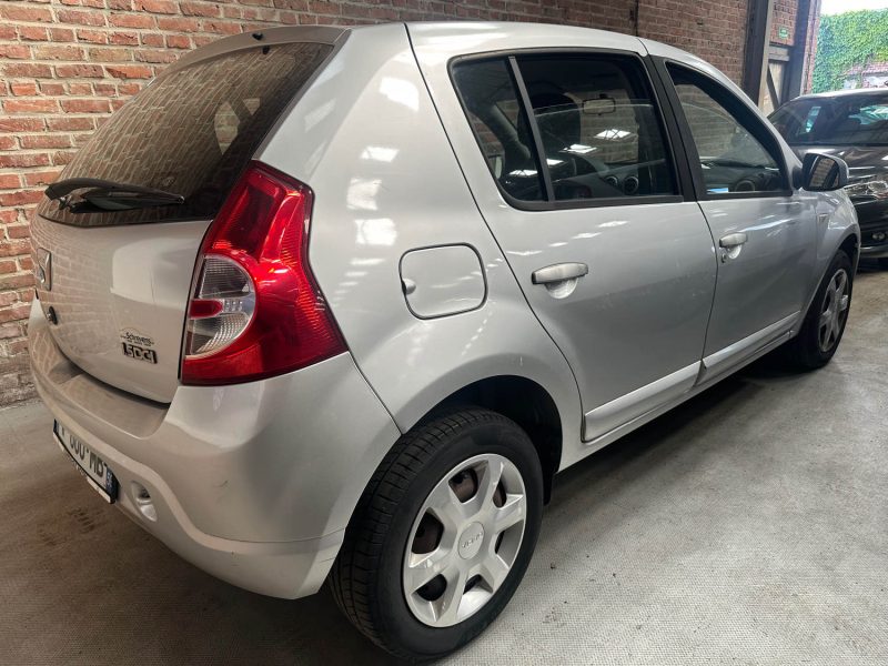 DACIA SANDERO 1.5 DCI LAUREATE 2011